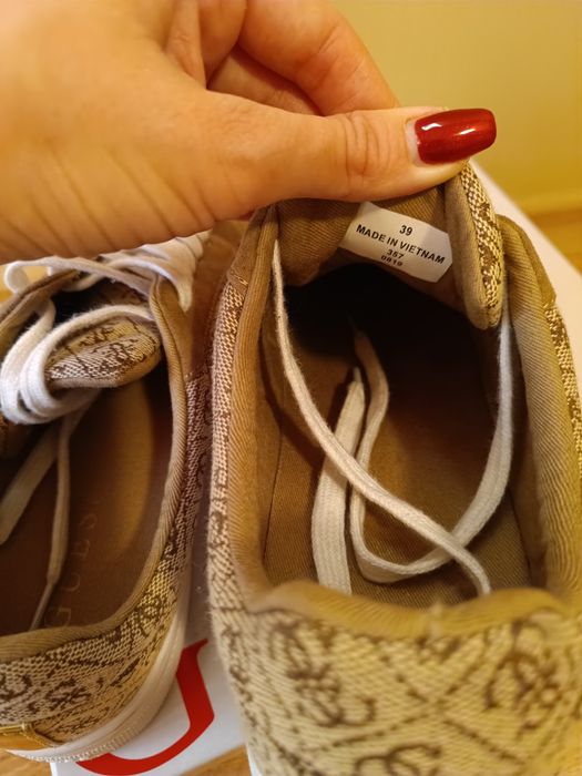 Дамски кецове Guess