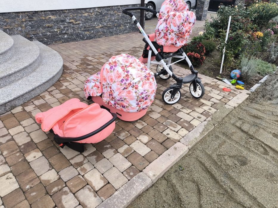 Vând Carucior bebelusi 3in1