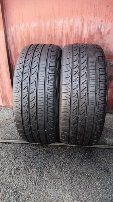 2бр. зимни гуми 235/45/18 Minerva 
dot2823