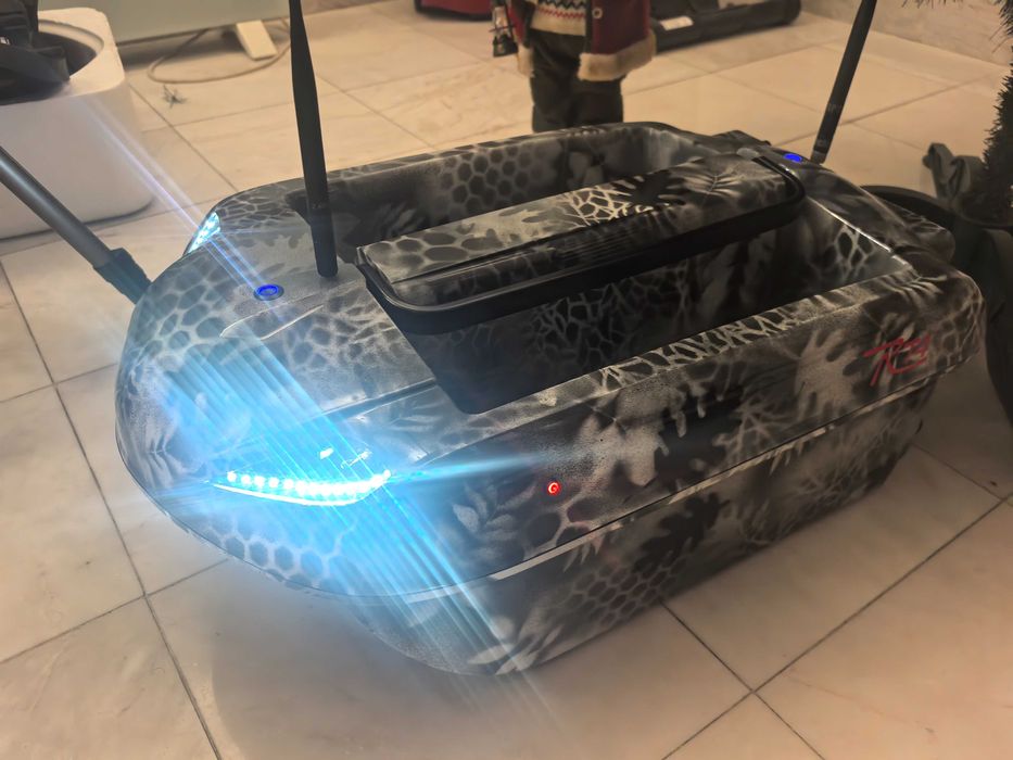 Лодка за захранка