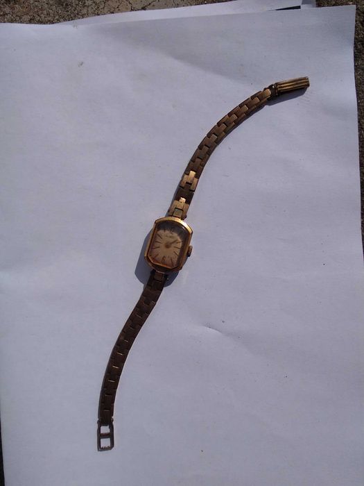 Позлатен часовник Luch