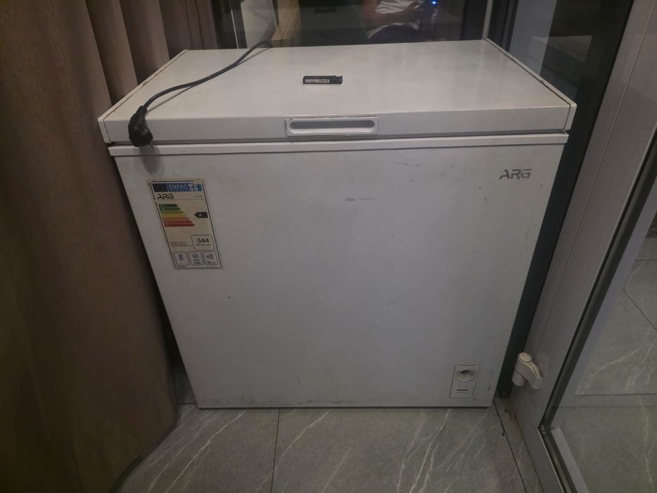 Продается морозильник 200л