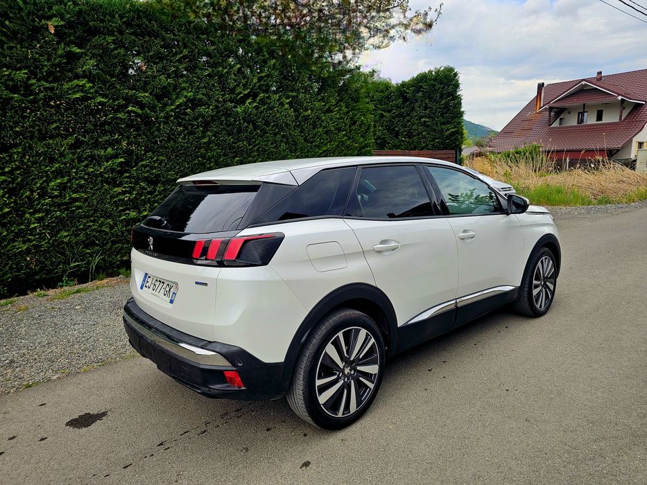 PEUGEOT 3008 1.2 13O