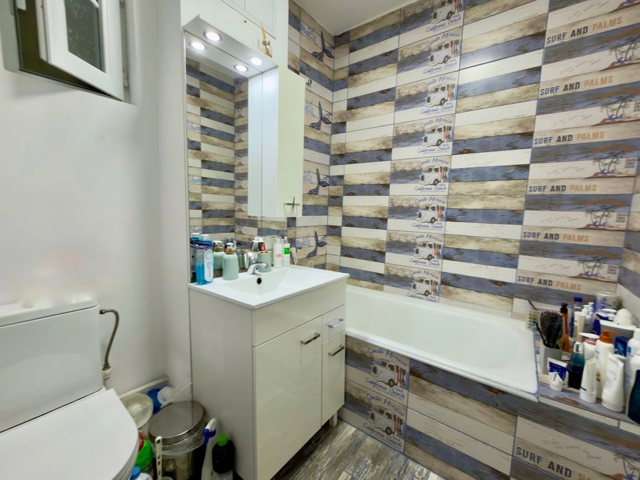 Apartament 2 Camere decomandat, renovat, zona Ciuperca (Str Bibescu)