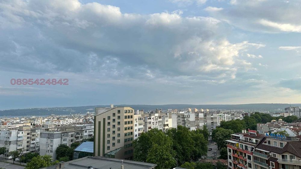 Дава се под наем Двустаен апартамент в Варна, Цветен квартал - 60 кв.м за 561 € - Снимка #1