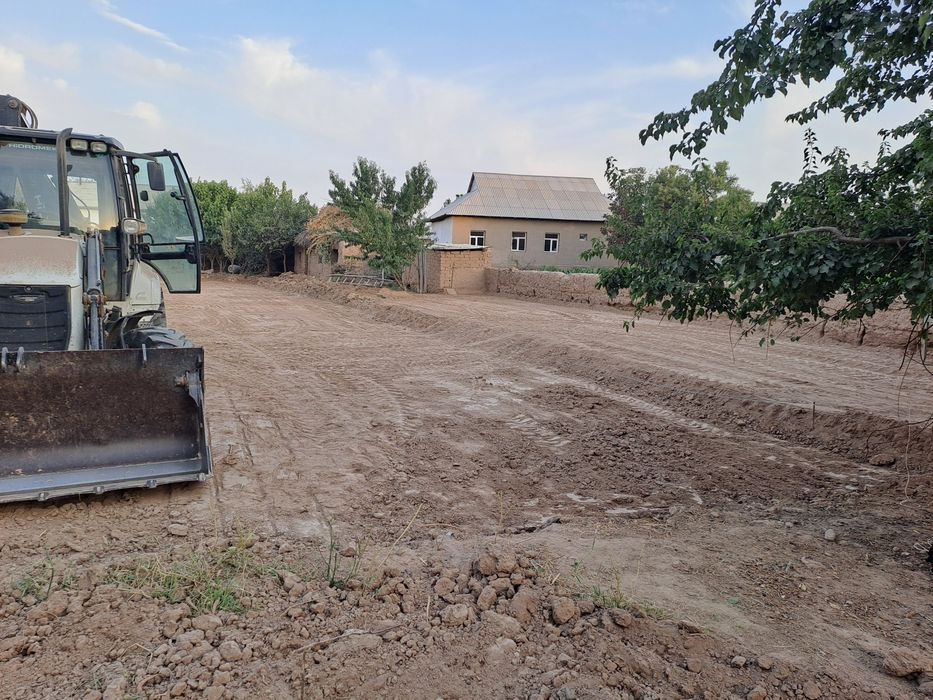 12 sotixli yer uchastkasi sotiladi 3 xona uyi bilan
