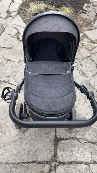 Продам коляску 3 в 1