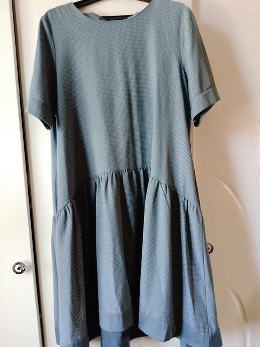 Продам платья, размер: 54-56