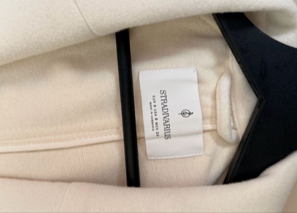 STRADIVARIUS бежаво палтенце