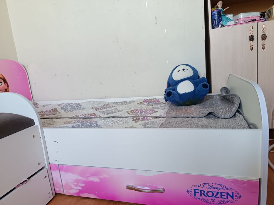 Продам кровать для девочки