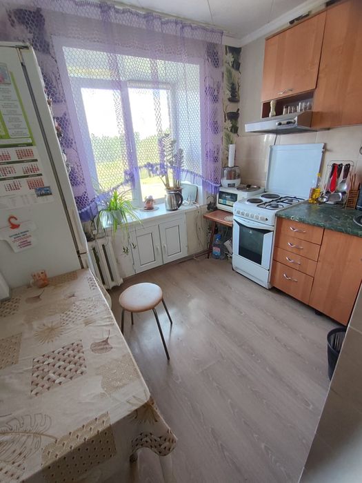 Продам 2 х комн . 4 -5 ,1 этаж.