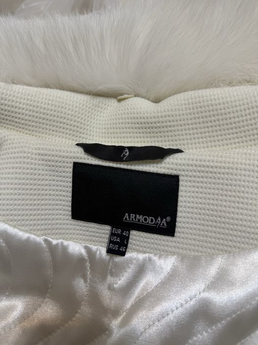 Белое пальто Armodia