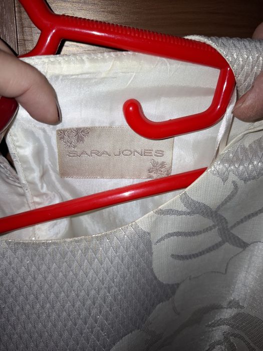 Compleu elegant crem