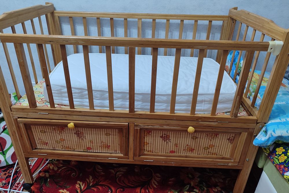 Продам детскую кроватку
