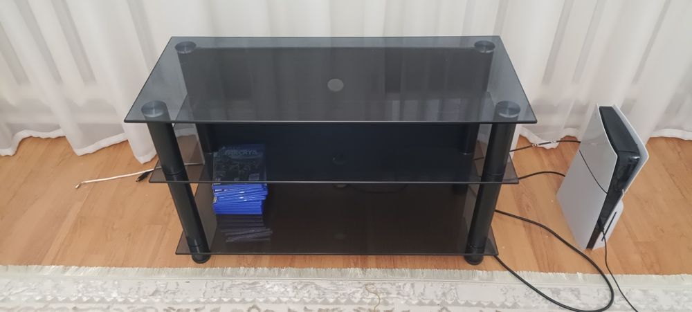 Продаётся стеклянный столик под телевизор
