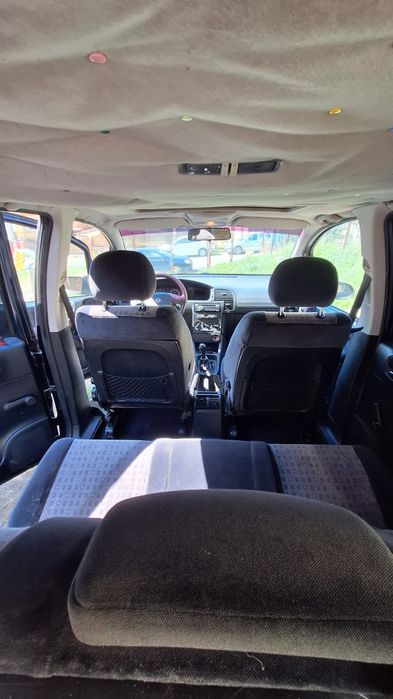 Vând Opel Zafira