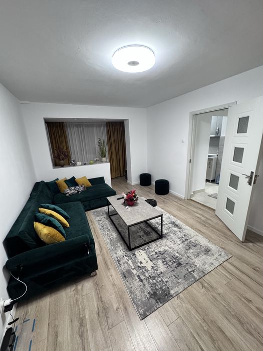 Vând apartament 3 camere Vulcan
