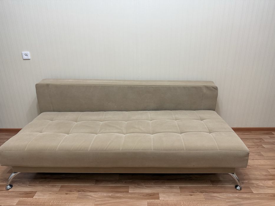 Продам диван- тахта.  Срочно.