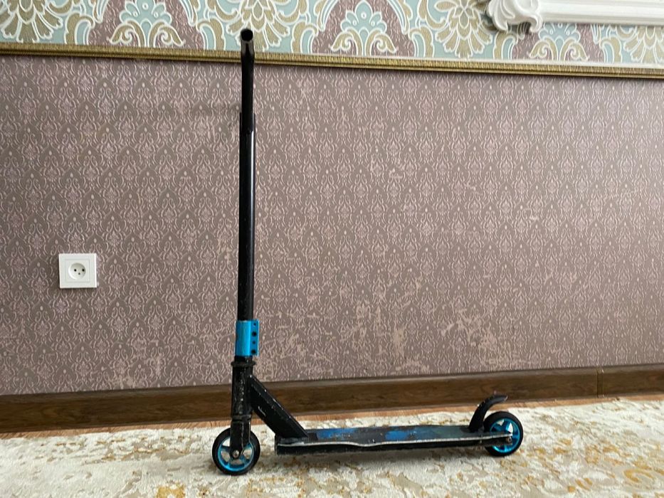 Продам самокат в  харошем состоянии