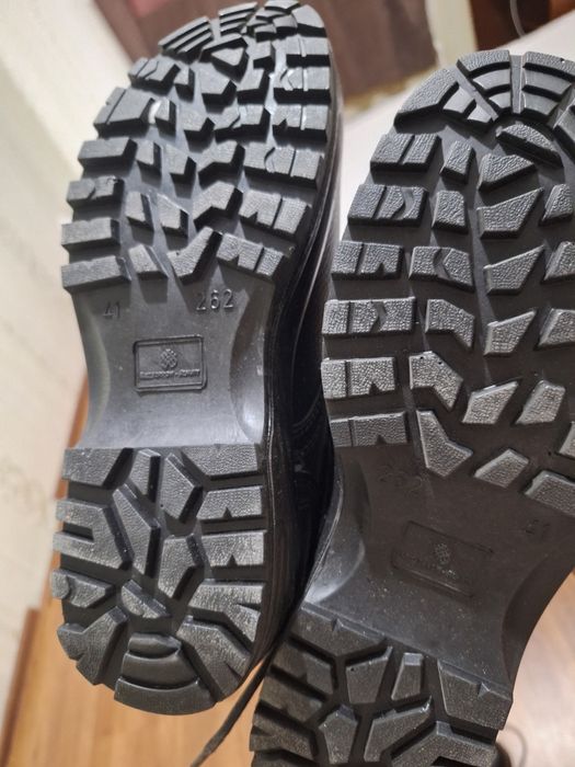 Ботинки с высоким берцом