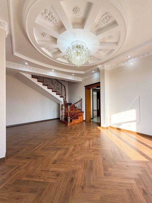 ПРОДАЕТСЯ ЕВРОДОМ  на улице Циолковского 4,1 сотки комнат 6