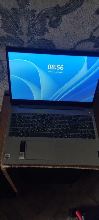 Продам ноутбук LENOVO 81WE торг