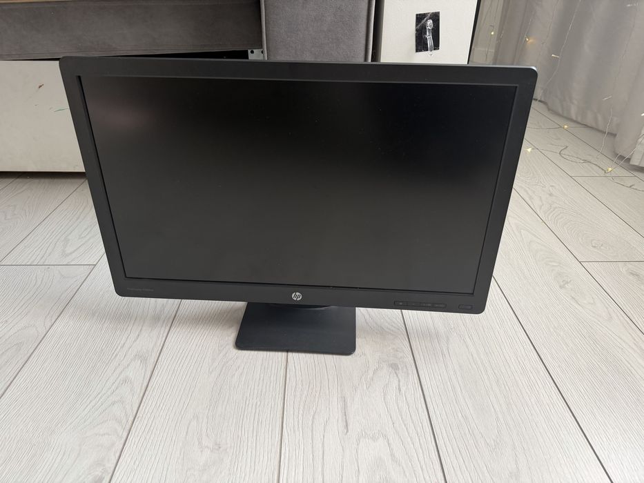 Монитор HP P240va