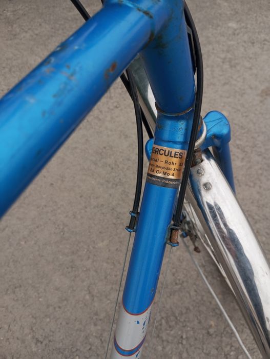 Велогонщик сотилади германский