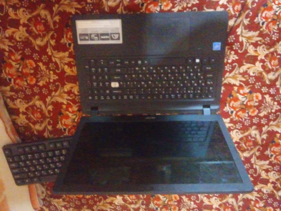 Acer noutbuk sotiladi