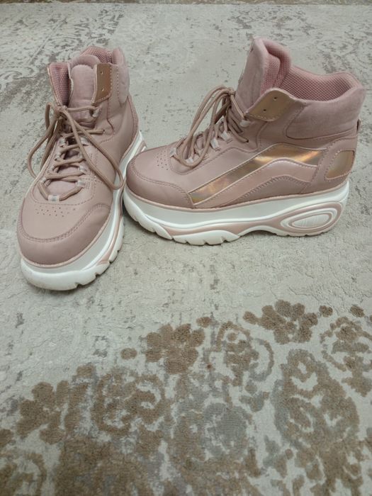 Продаю Кроссовки