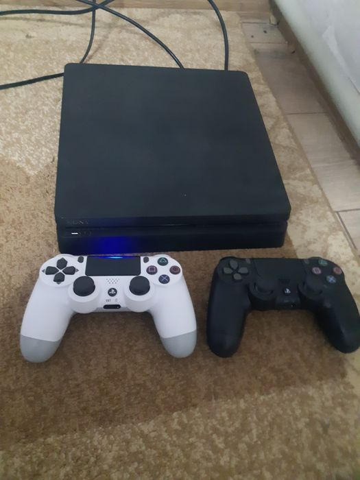 Playstation 4 slim