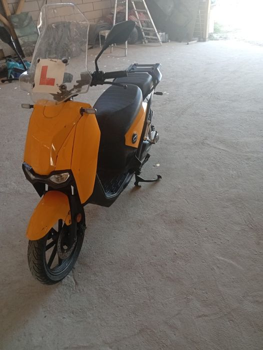 Scuter electric VMOTO