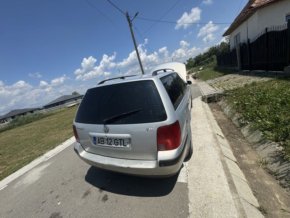Vand pasat b5 1.9tdi pentru piese sau dezmembrari