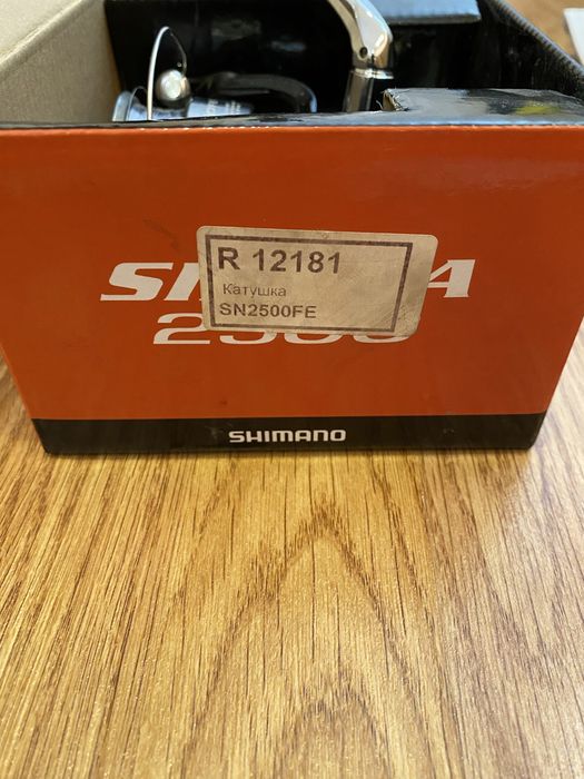 Shimano Sienna 2500FE катушка