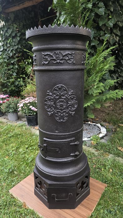 Sobă-coloană antică din fontă