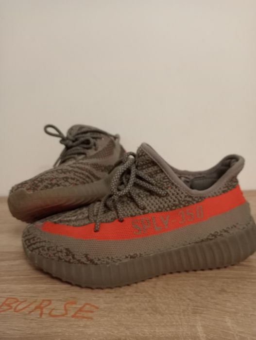 Vând yeezy 350 beluga