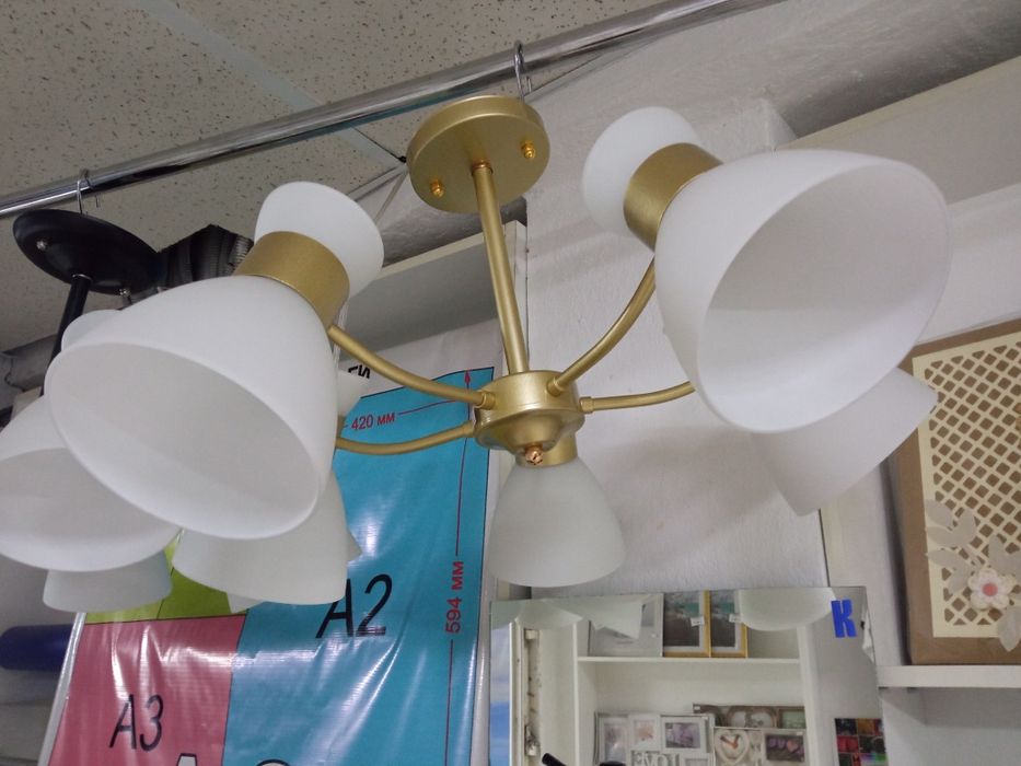 Продам люстры 5 видов