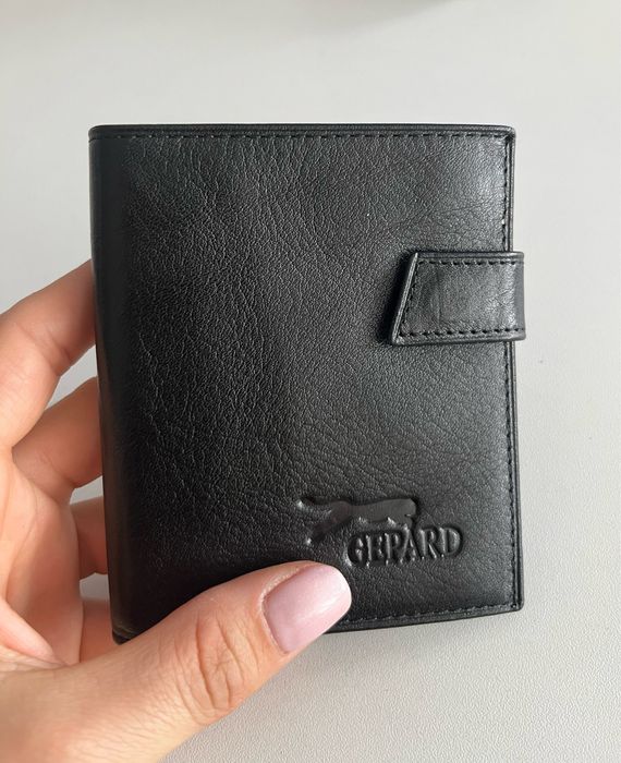 Портфейли от естествена кожа