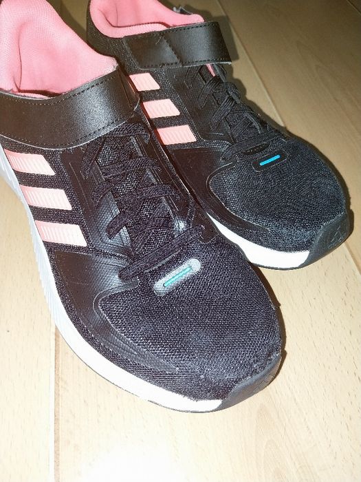 Маратонки Adidas н.38, 23.5 см