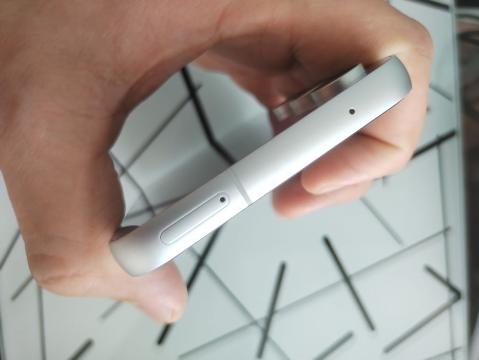 Samsung S23Fe телефон