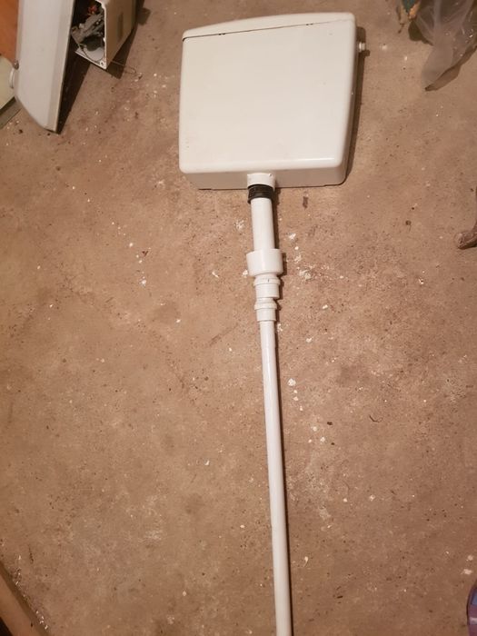 Vând bazin suspendat de plastic WC