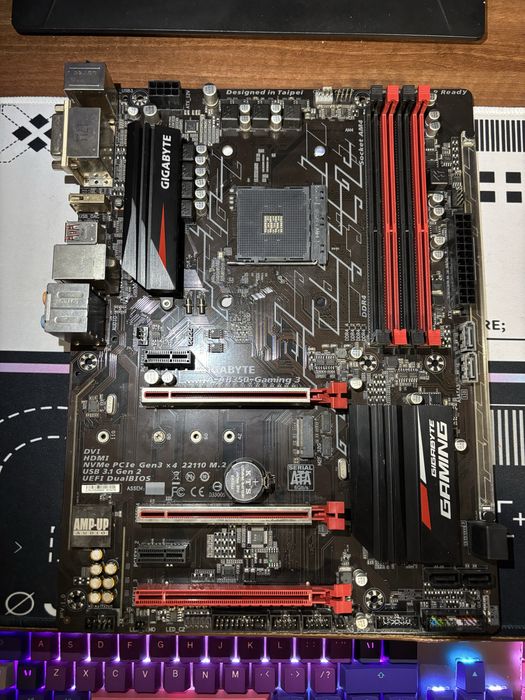 Placa de baza AM4 Gigabyte GA-AB350-Gaming 3