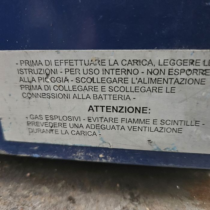 зарядно   24 волта,20 ампера