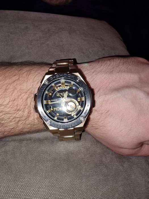 Продам Часы G-Shock GST-210GD