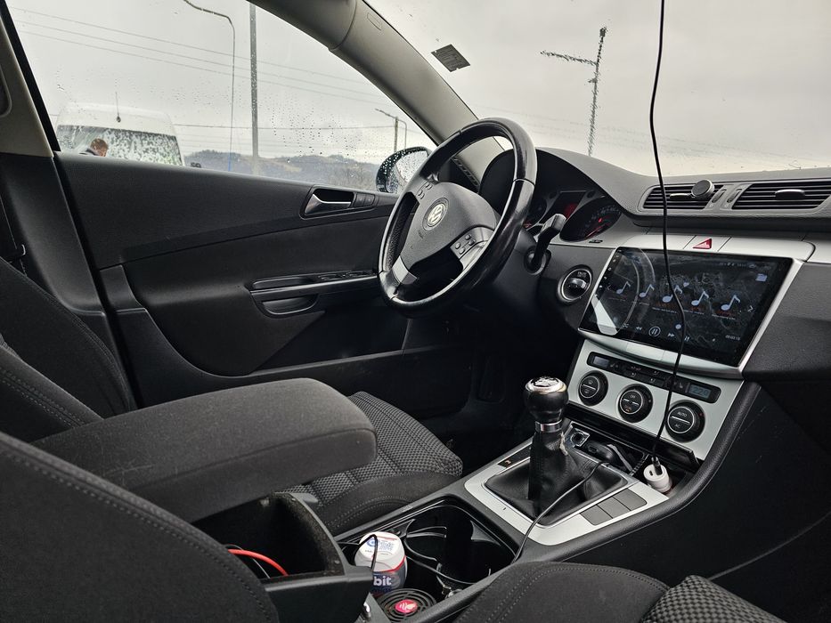 Vând Volkswagen Passat