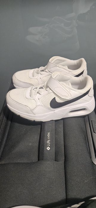 Продам кроссовки