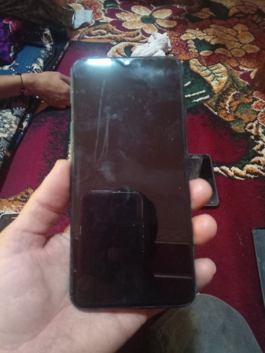 Телефон сотилади