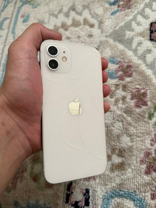 айфон 12 с гарантией