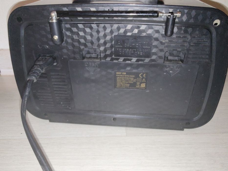 Aparate radio . Unul cu USB