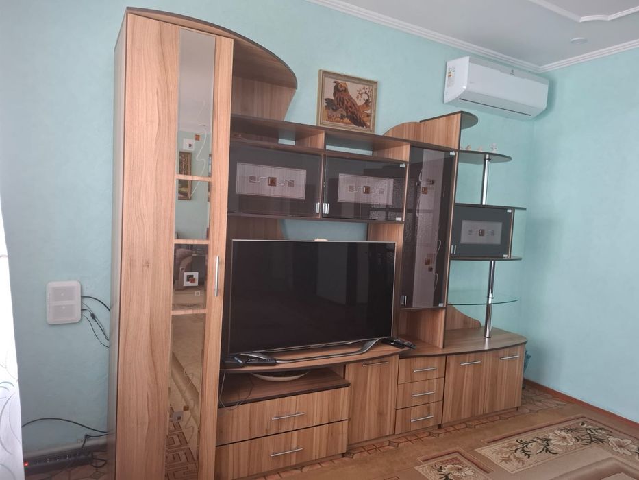Продам белорусскую стенку для гостиной